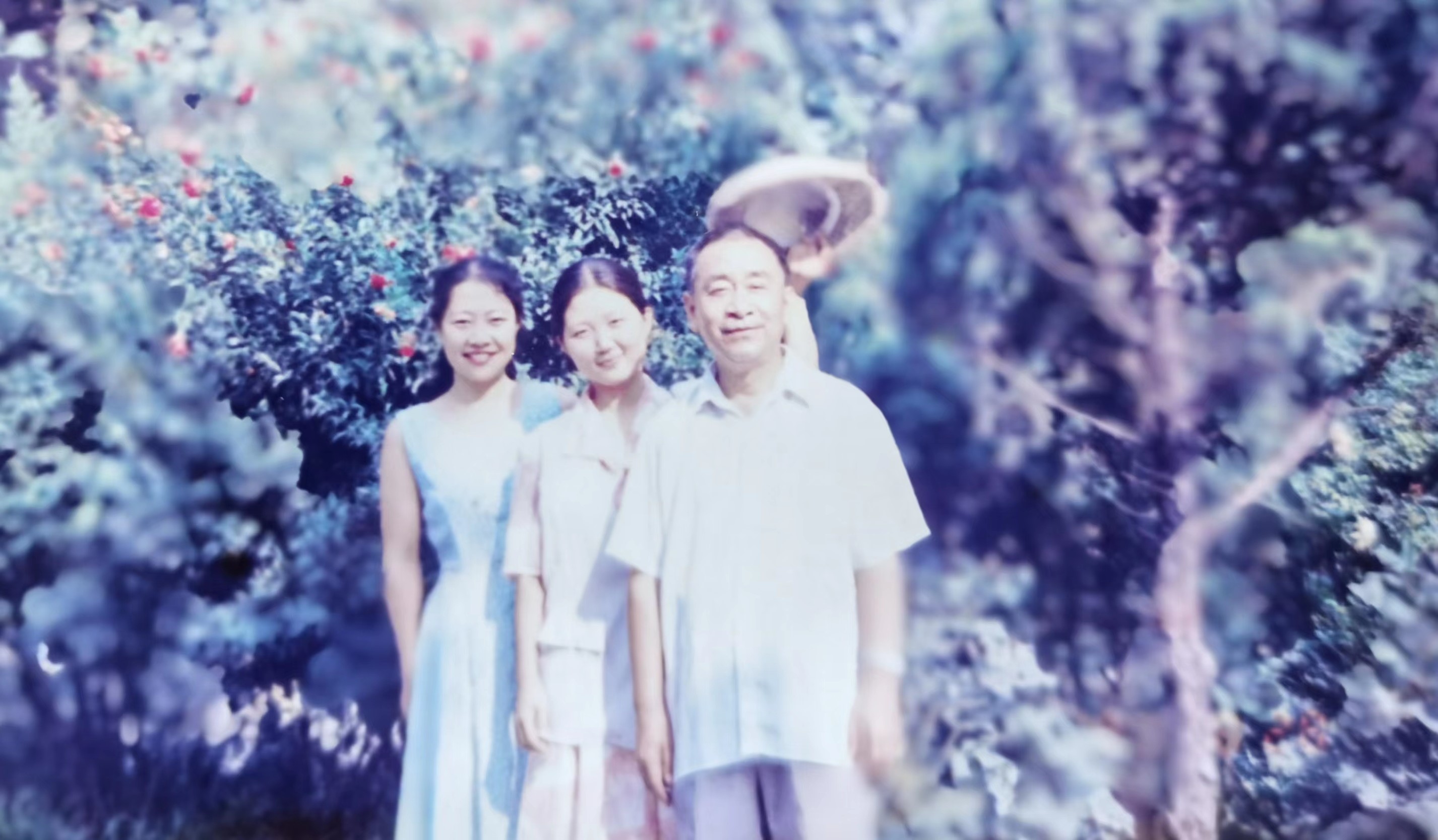 图2之1997年师徒三人合影.jpg